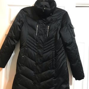 Medium black winter puffy coat
